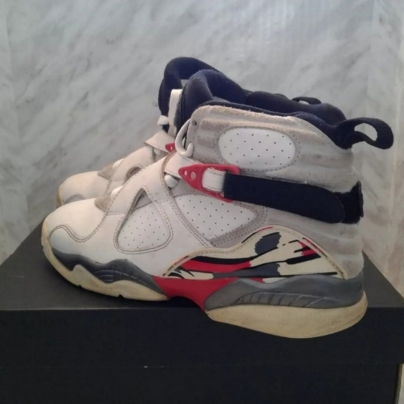 Nike Air Jordan 8 Retro Bugs Bunny GS 5.5y Womens 7 White Black Red 305368-103 - Picture 3 of 6